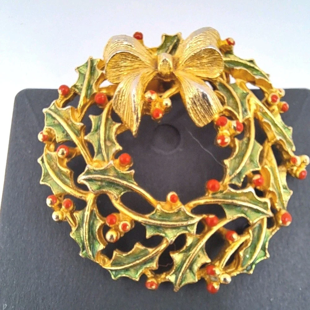 Vtg Jonette Jewelry Christmas Holiday Brooch Lot of 2 Signed Wreath Gingerbread